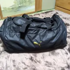 お得！《プーマ》 黒のボストンバッグ サイドポケットあり