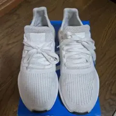 Adidas originals SWIFTRUN ホワイト 25.5CM