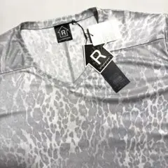 by TORNADO MART レオパード柄 VネックTシャツ