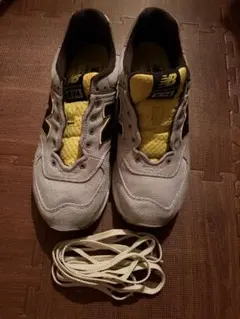 New Balance 990v4 グレー/イエロー