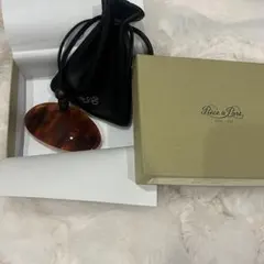 TOUT Y EST バレッタ