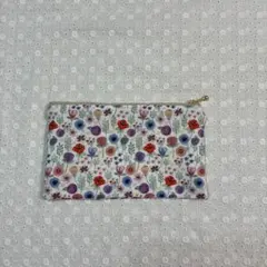 デコレクションズ花柄のフラットポーチ　通帳ケース　ハンドメイド