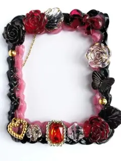 ホイップデコ トレカケース 硬質ケース 赤 黒 薔薇 ゴシック