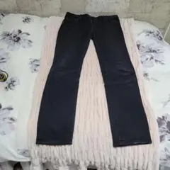 ユニクロ　ブラックジーンズ ３２インチ