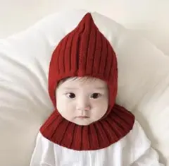 赤いリブ編みベビー用ニット帽