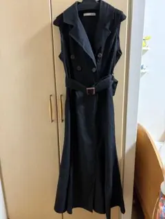 黒いダブルブレストベスト・ロング丈ワンピースのサムネイル