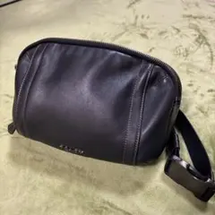 COACH ブラック レザー ボディバッグ F37594 - メルカリ
