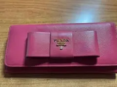 中古　PRADA ピンクレザー長財布 リボン付き