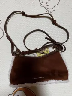 CHARLES & KEITH ブラウンショルダーバッグ