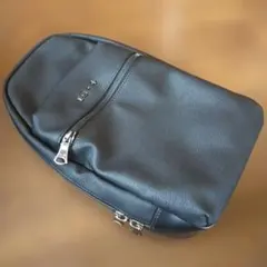 is.+ ボディバッグ ブラック