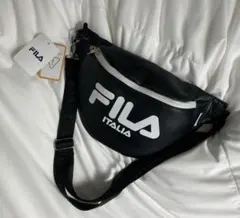 ＼おまけ付き／　フィラ　FILA ITALIA　ボディーバッグ　ブラック　合皮