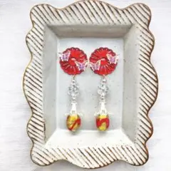 ⚠️先にコメントお願いします⚠️ヴィンテージ 花はじきと蝶々のピアス　おはじき　昭和