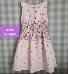 【axes femme】 花柄ワンピース　ビジュー付き　膝丈　Mサイズのサムネイル