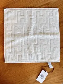 新品・未使用　タグ付き　HERMESエルメス　ハンドタオル　　ホワイト　　白のサムネイル