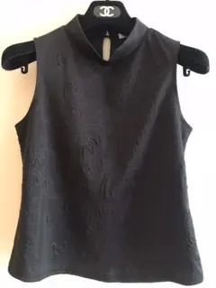 新品未使用☆型押しペイズリー柄トップスＳ〜Ⓜ️