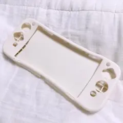 Nintendo Switch （有機ELモデル）シリコンカバー アイボリー