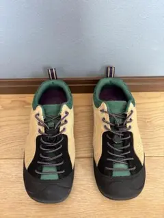 KEEN アウトドアシューズ ベージュ/黒/緑
