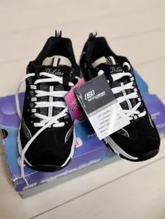 Skechers D'Lites ブラック/ホワイト スニーカー