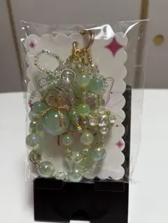 ハンドメイド 緑色ビーズ携帯ストラップ