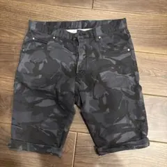 1PIU1UGUALE3 カモフラ ショートパンツのサムネイル