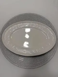 m*e様 ZARA HOME ホワイト楕円形皿 約30cmのサムネイル