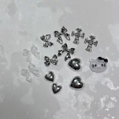 101ブラック黒キティちゃん シルバーホワイト リボン ぷっくりハート 十字架