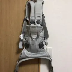 ベビービョルン 抱っこ紐 ONE KAI Air シルバー