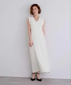 新品＊ur's＊フリルデザインVネックロングワンピースのサムネイル
