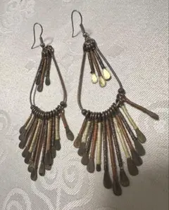 goa フリンジモチーフ フックピアス ブラウン系のサムネイル
