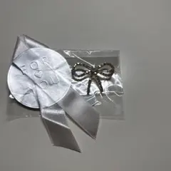 リボン型ブローチ シルバー ゴールド