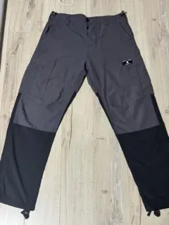 UNDEFEATED カーゴパンツのサムネイル