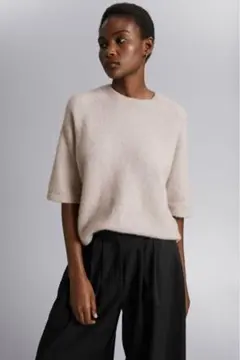 ベージュ 半袖ニット