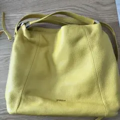 FURLA イエロー ショルダーバッグ