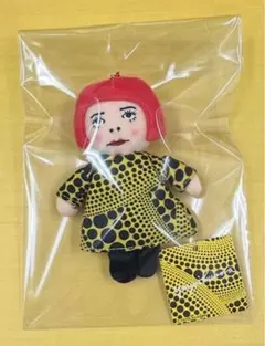 【厳選】草間彌生　YAYOIちゃんプラッシュ　キーホルダー✨袋入り