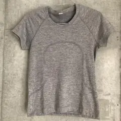 lululemon Swiftly Tech 半袖シャツ ウエスト丈 grayのサムネイル
