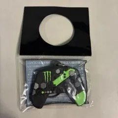 Monster Energy ゲームコントローラー型キーホルダー - メルカリ