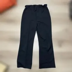 黒いフレアマタニティパンツ