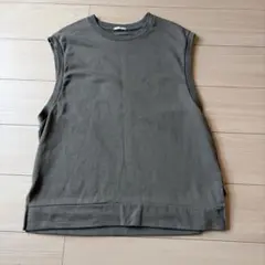 GU ノースリーブベスト オリーブグリーン