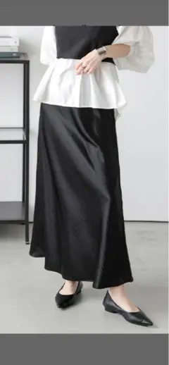 ラジエム サテン フレアスカート ロング丈のサムネイル
