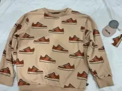 カーラインク　スニーカー柄トレーナー ベージュ