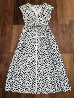 ナチュラルビューティーベーシック フラワープリントレイヤードワンピース