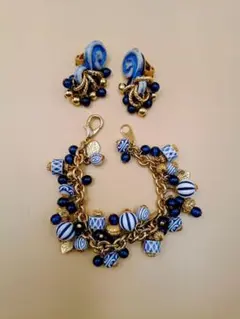 ブレスレット・イヤリングセット　ゴールドチェーン・ビーズ＆チャーム付