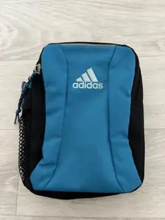 adidas ミニバッグ