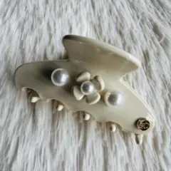 バンスクリップ ホワイト ヘアクリップ 髪留め パール 花 アセテート 光沢