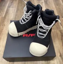 fvvo スニーカー