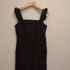 JILL by JILLSTUART 黒いフリル付きサロペット