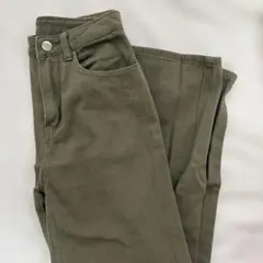 オリーブグリーン パンツ