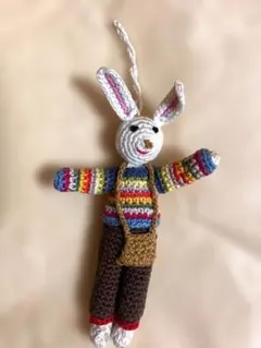 ウサギの編みぐるみ