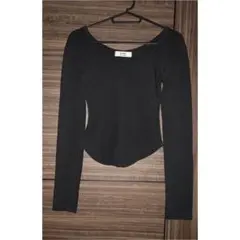 長袖　Tシャツ　トップス