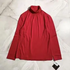 M18391 ウォッシャブルウール衿&肩ギャザータートルネックプルオーバー赤38